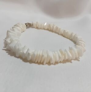 Elegant White Shell Bracelet